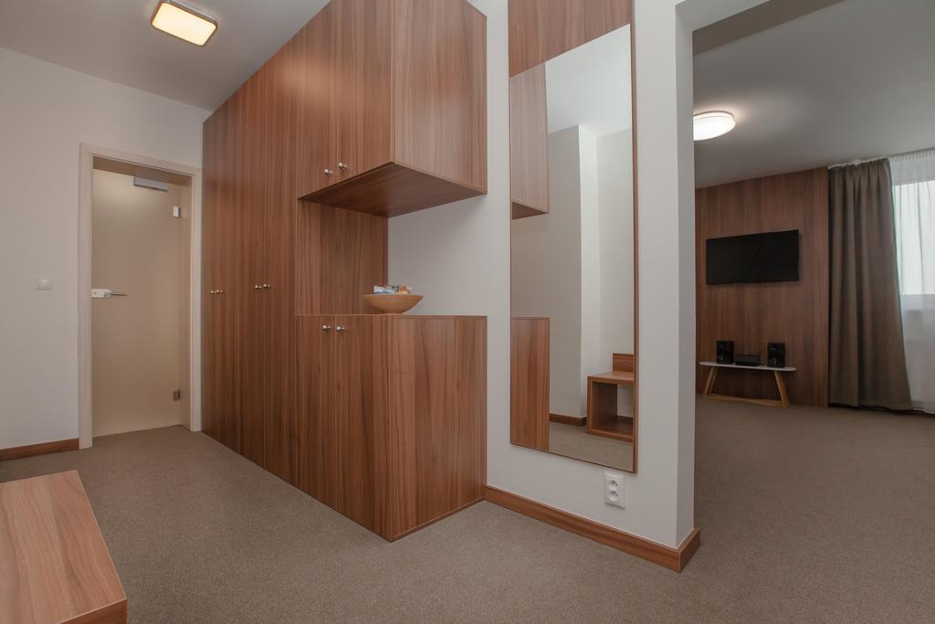 梅特罗普尔酒店 Spišská Nová Ves 外观 照片